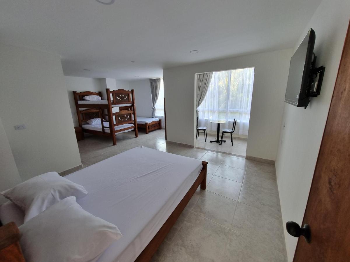 Hotel Antonella Plaza Pinchote Екстериор снимка