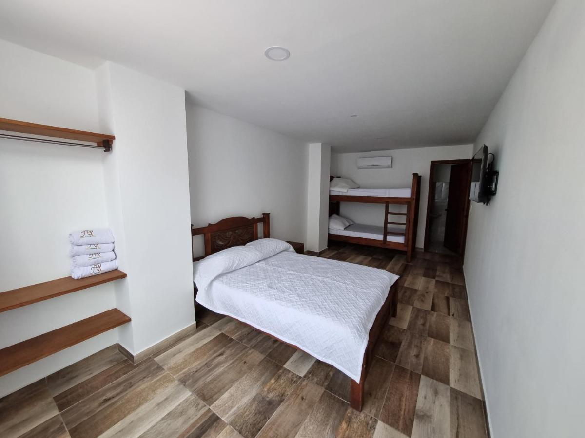 Hotel Antonella Plaza Pinchote Екстериор снимка