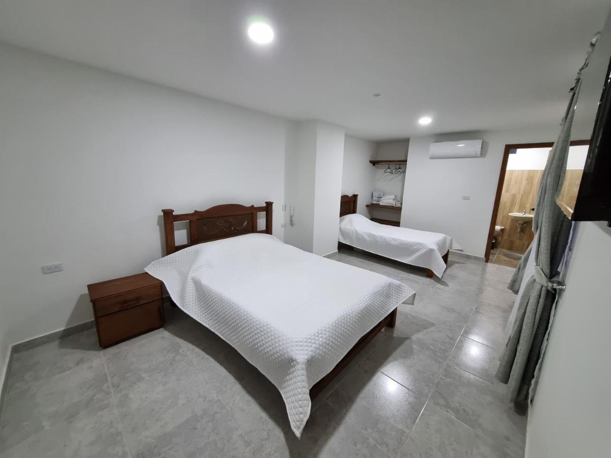 Hotel Antonella Plaza Pinchote Екстериор снимка